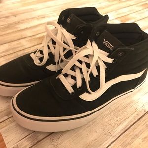 High top vans. Black and white size 8.5